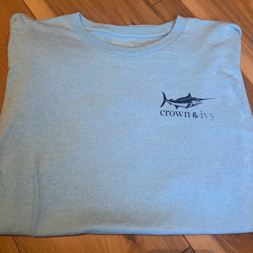 Men’s Crown & Ivy Light Blue Short Sleeve T-Shirt. Size Large.